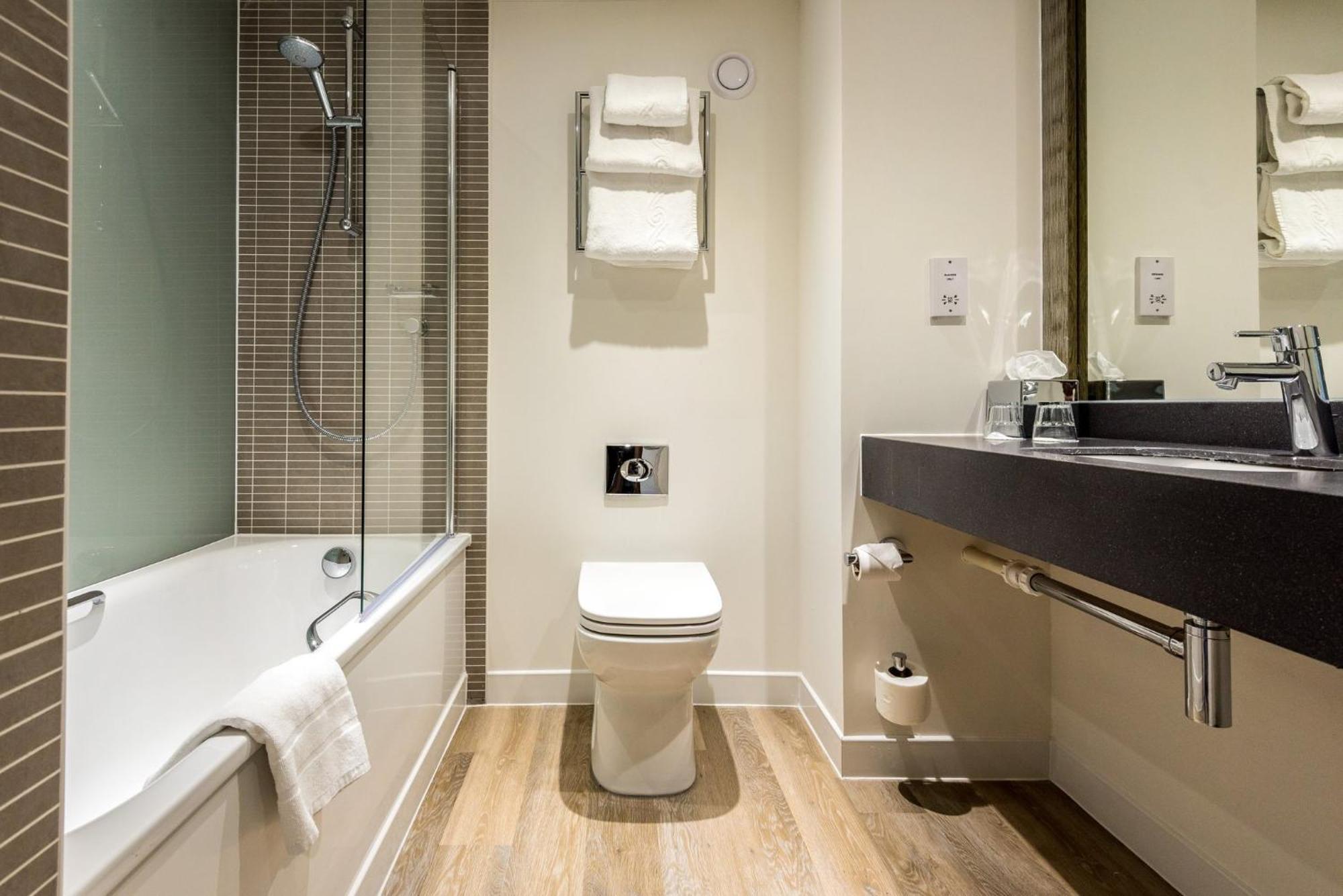 Holiday Inn Leeds-Wakefield M1 Jct40 By Ihg Exteriér fotografie