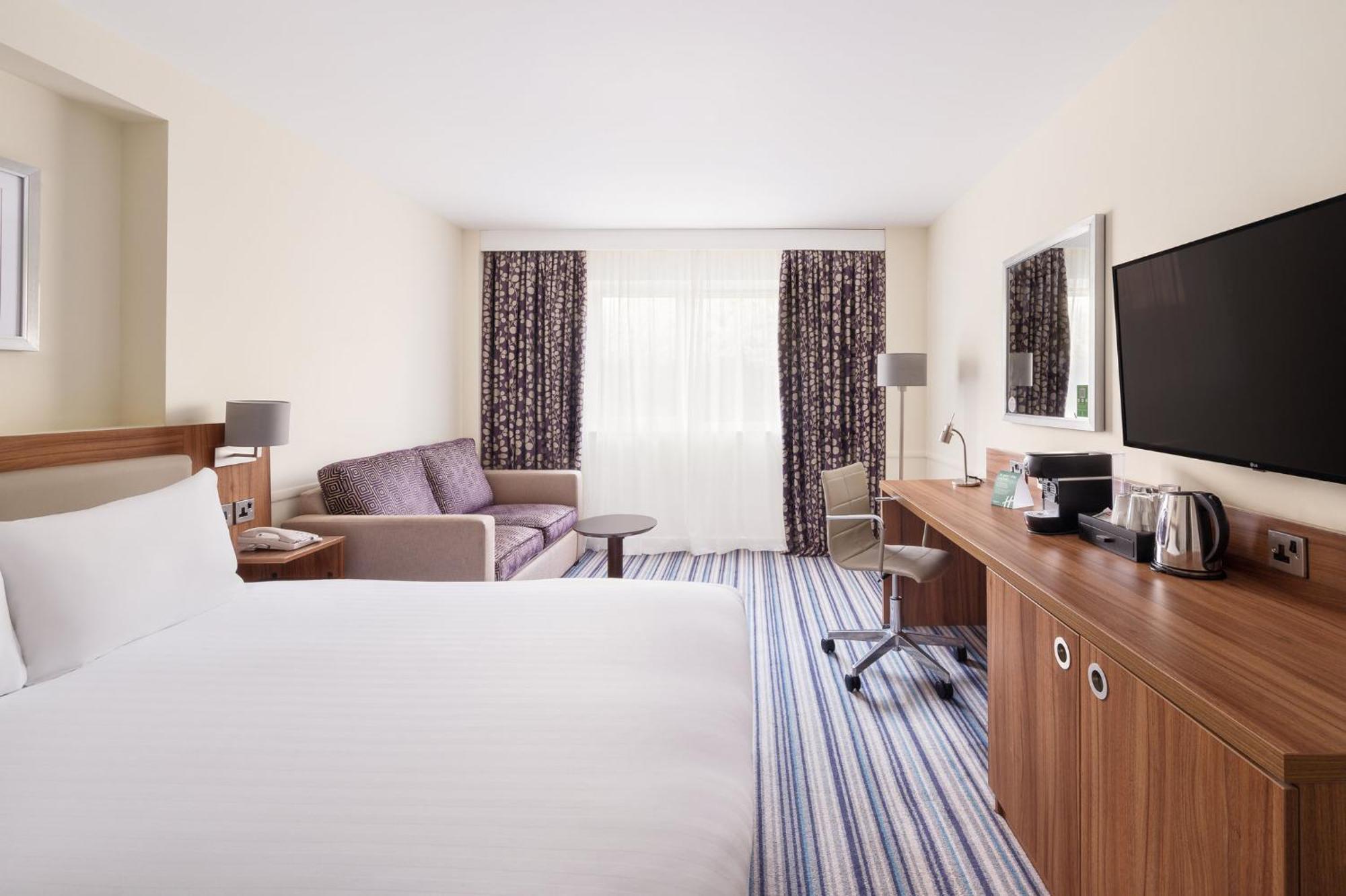 Holiday Inn Leeds-Wakefield M1 Jct40 By Ihg Exteriér fotografie